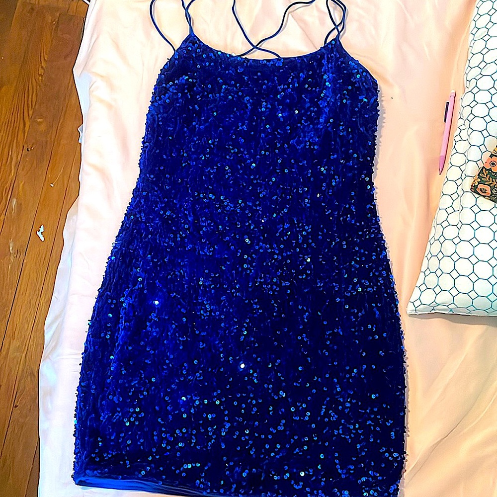 Selling my hoco dress! It fits beautifully. I wore it once for 10 minutes lol.
